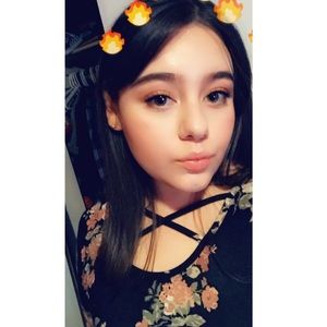 Meet your Posher, Julissa